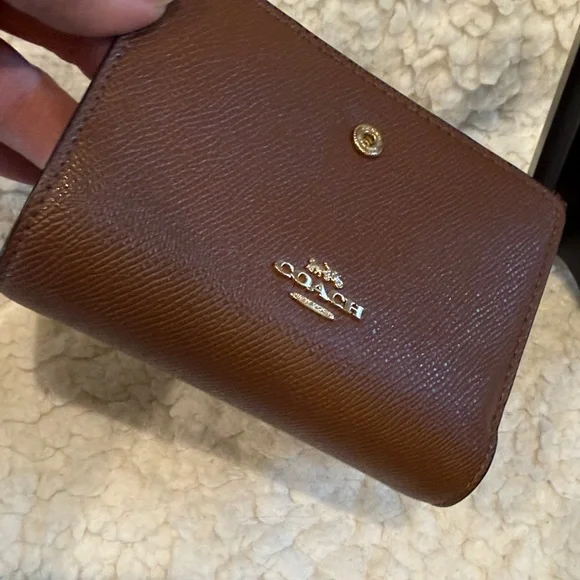 Coach tan  Wallet corner zip - Picture 4 of 9